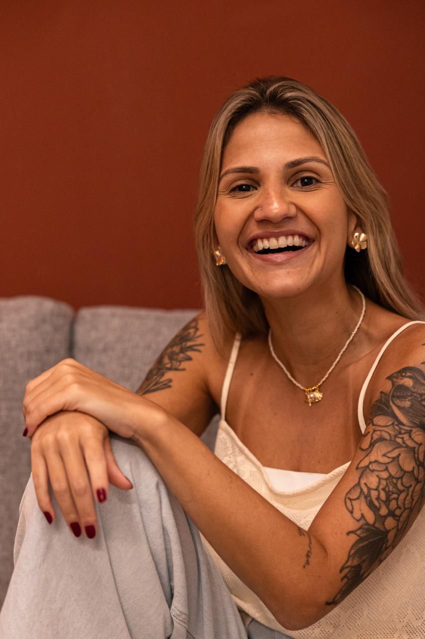 Retrato de Jade Morais, psicóloga clínica Gestalt-terapeuta